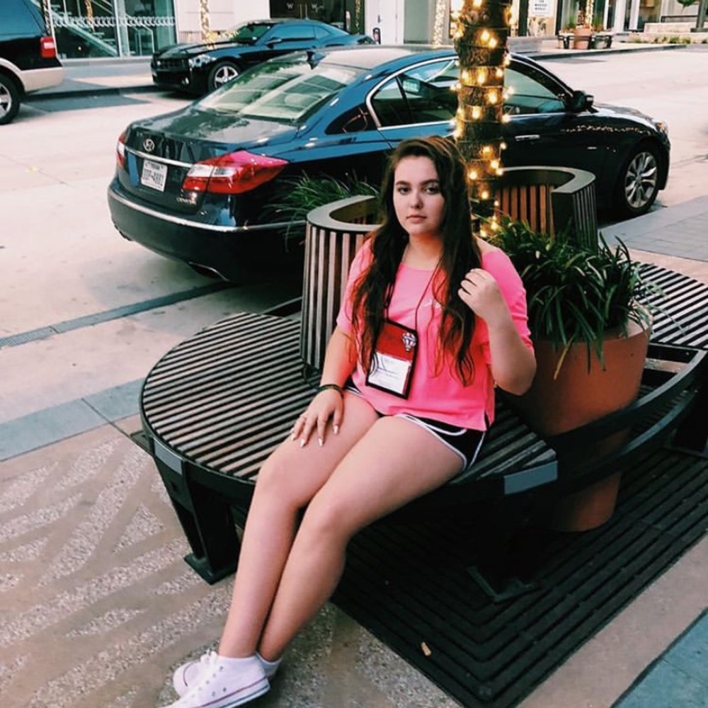 Scoop neck coral tee